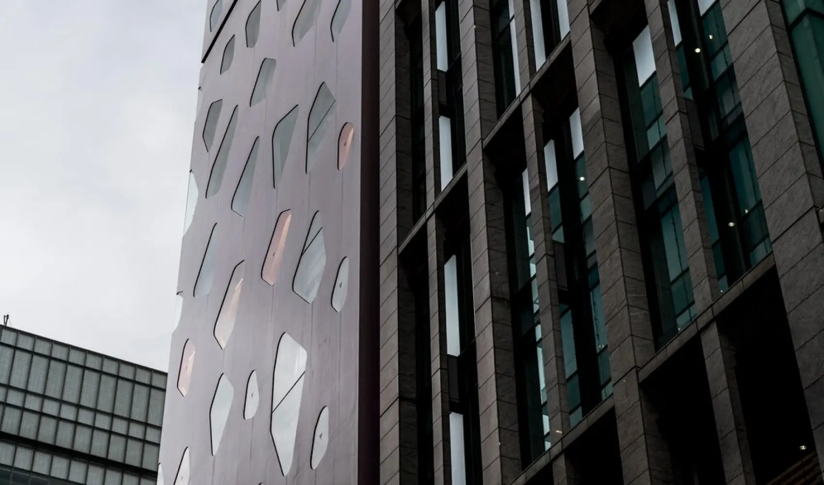 Comparing Direct Hire vs Staffing Agencies